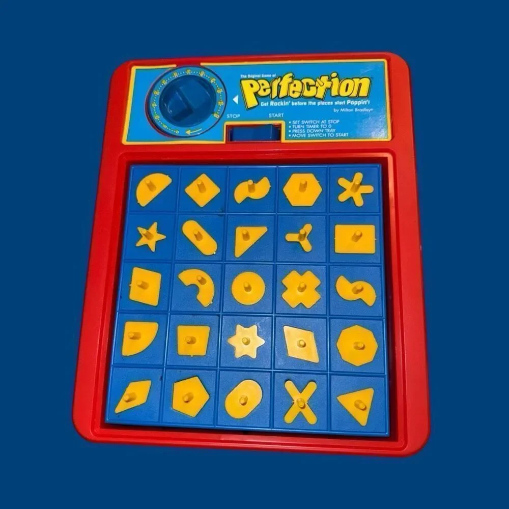 2006 Milton Bradley Strategy Game Perfection COMPLETE